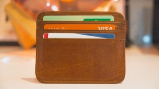 財布とキャッシュカード
